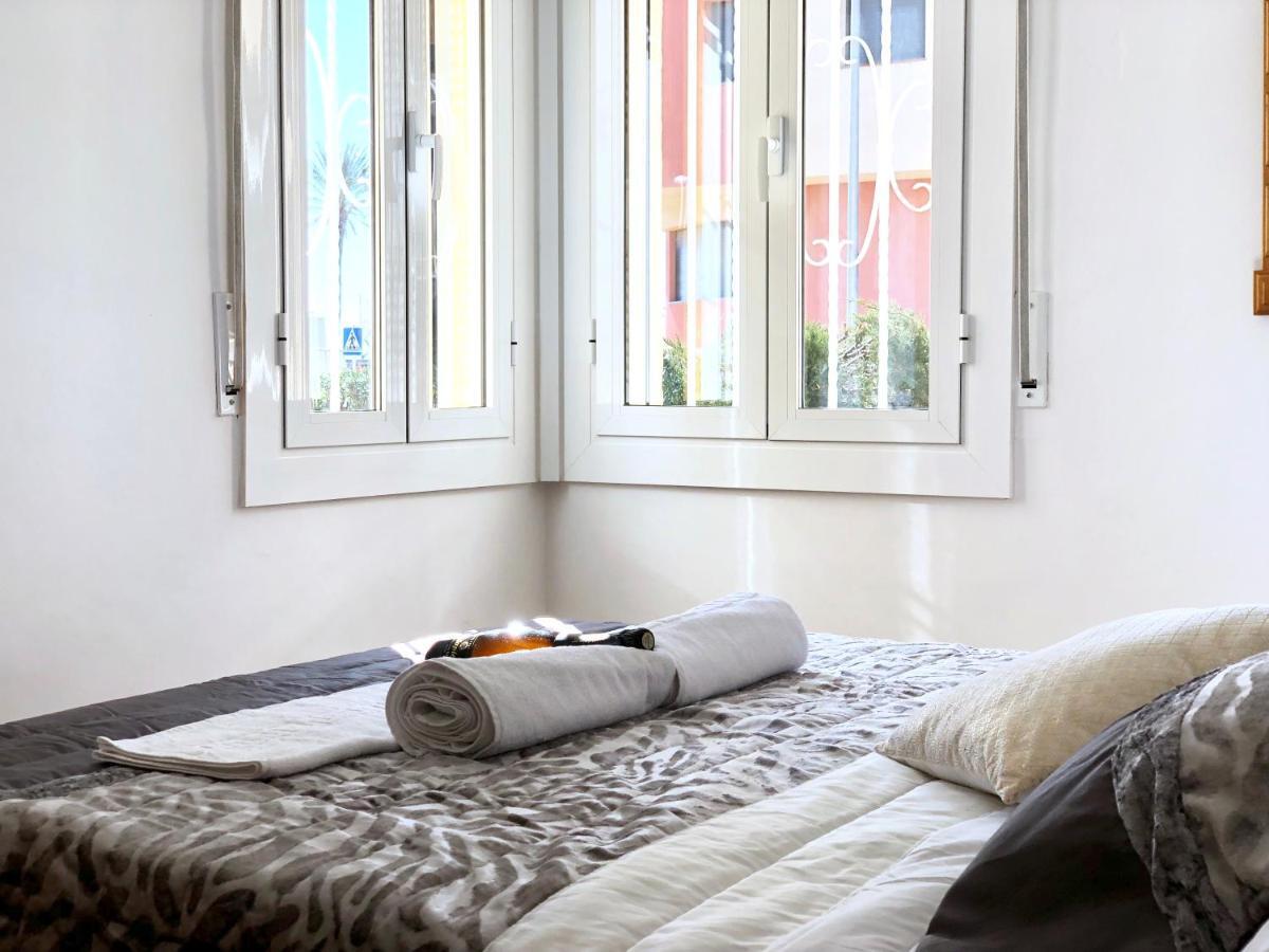 Apartament Amb Jardi A La Platja D'Empuriabrava Buitenkant foto
